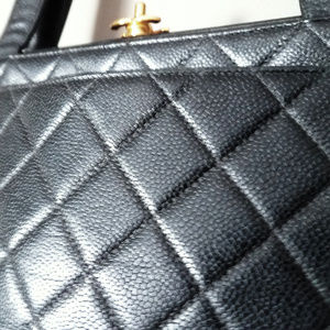 CHANEL Black Caviar leather, Classic